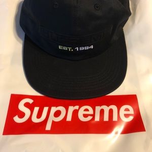 Supreme hat NWT